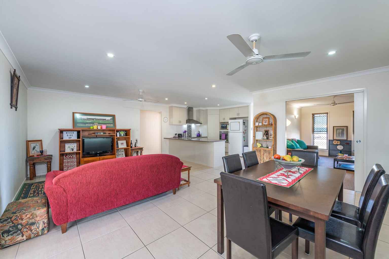 24 Voss Court Millbank 24 Voss Court Millbank