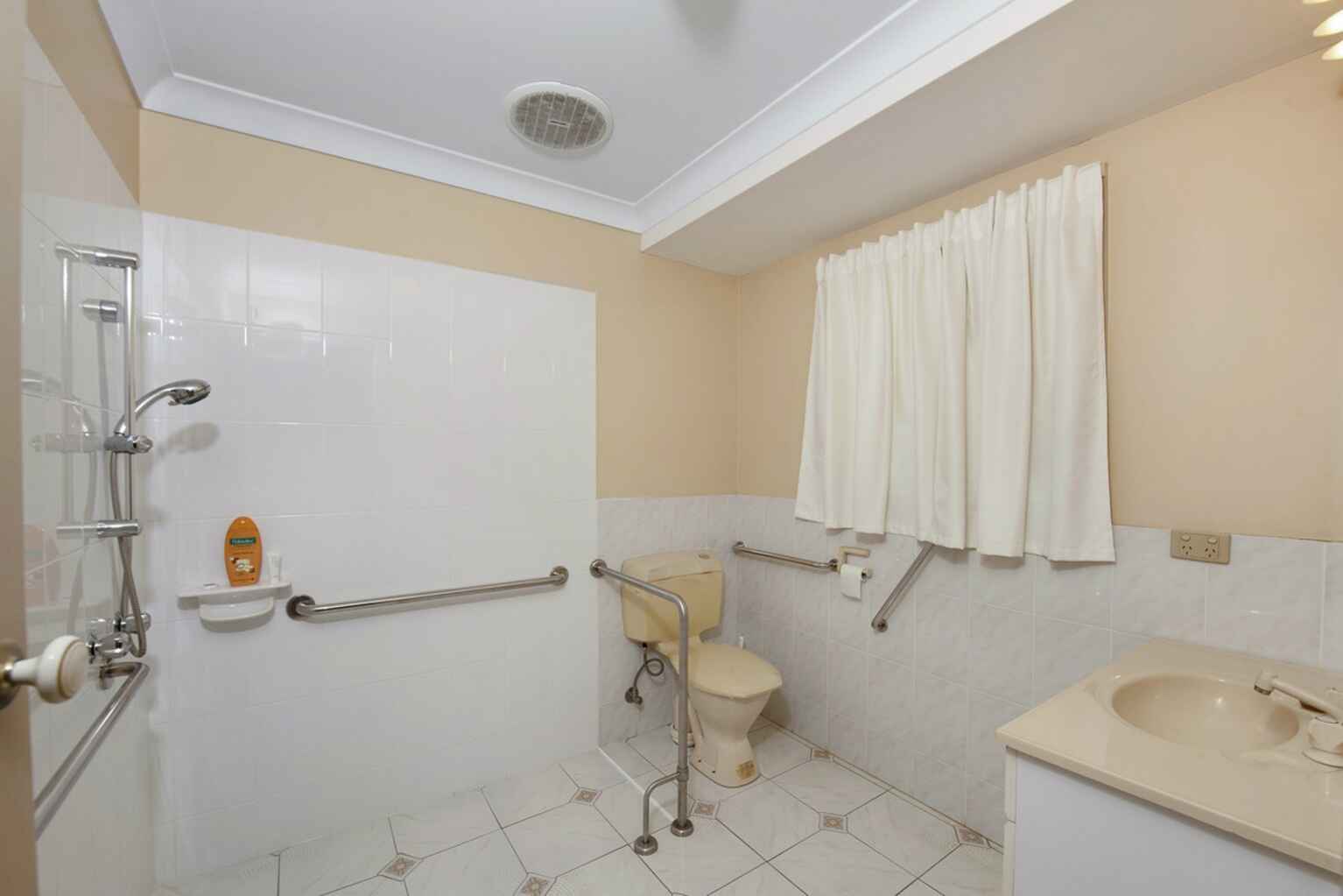 36 St Lucia Crescent Avoca 36 St Lucia Crescent Avoca