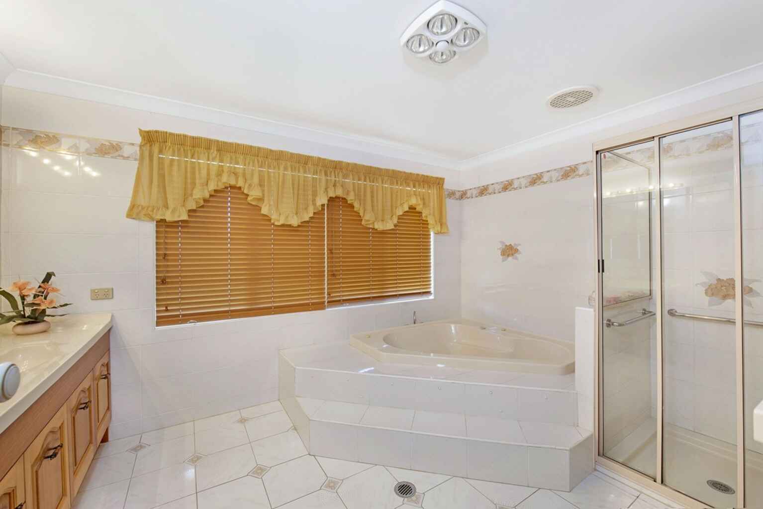 36 St Lucia Crescent Avoca 36 St Lucia Crescent Avoca