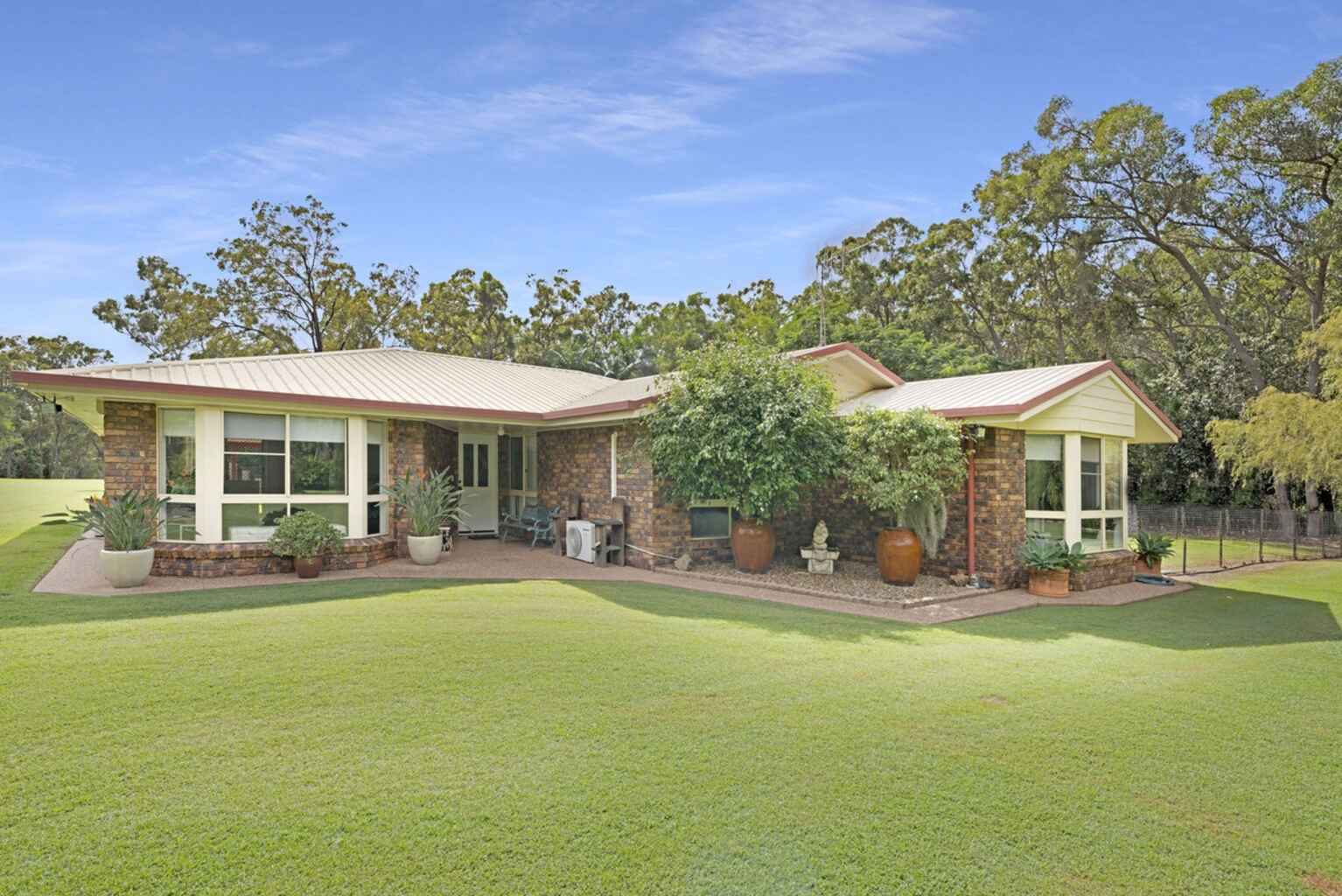 298 Ten Mile Road Sharon