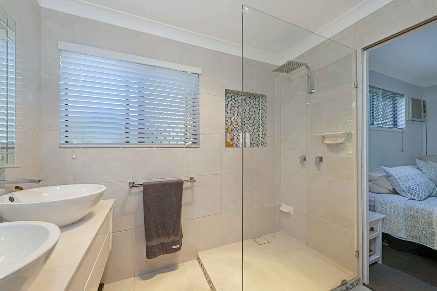 33 Gunsynd Grove Branyan