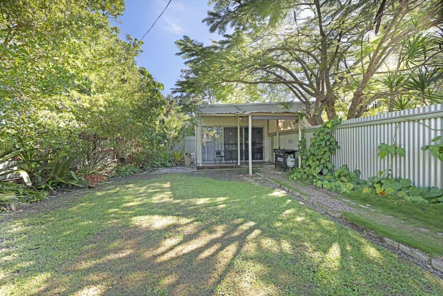 33 Gunsynd Grove Branyan
