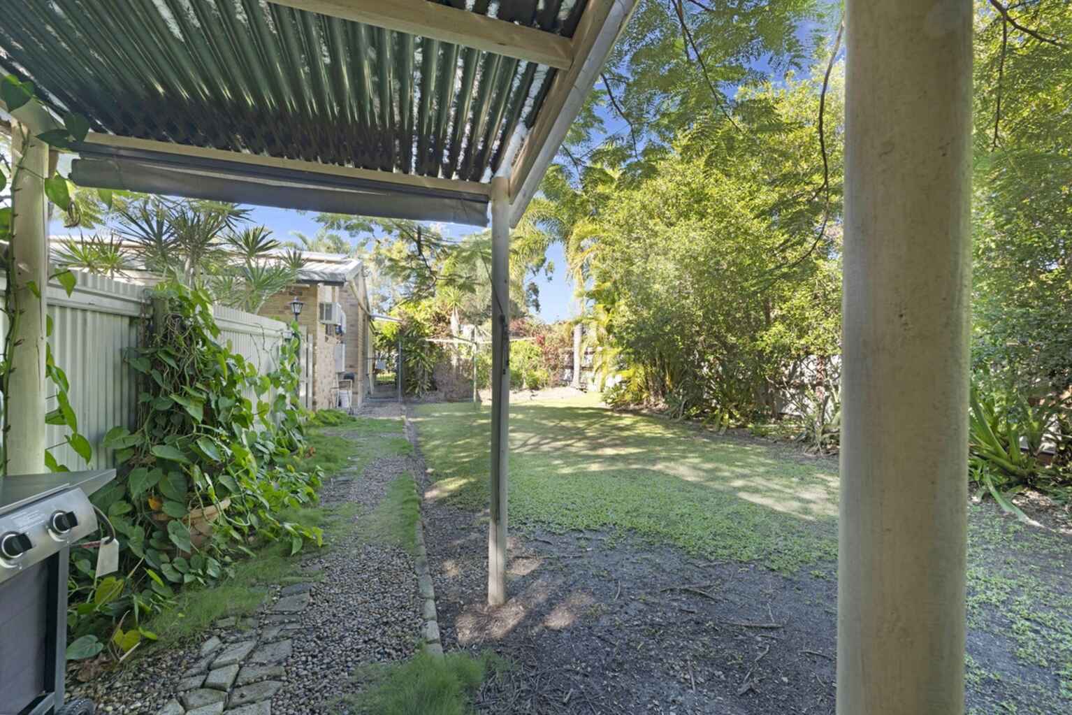 33 Gunsynd Grove Branyan