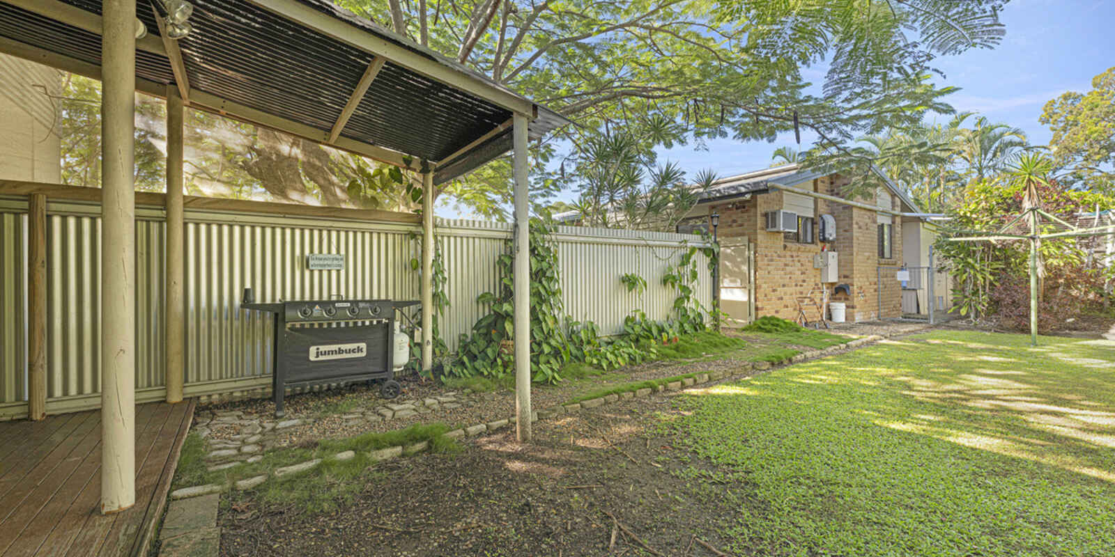 33 Gunsynd Grove Branyan 33 Gunsynd Grove Branyan