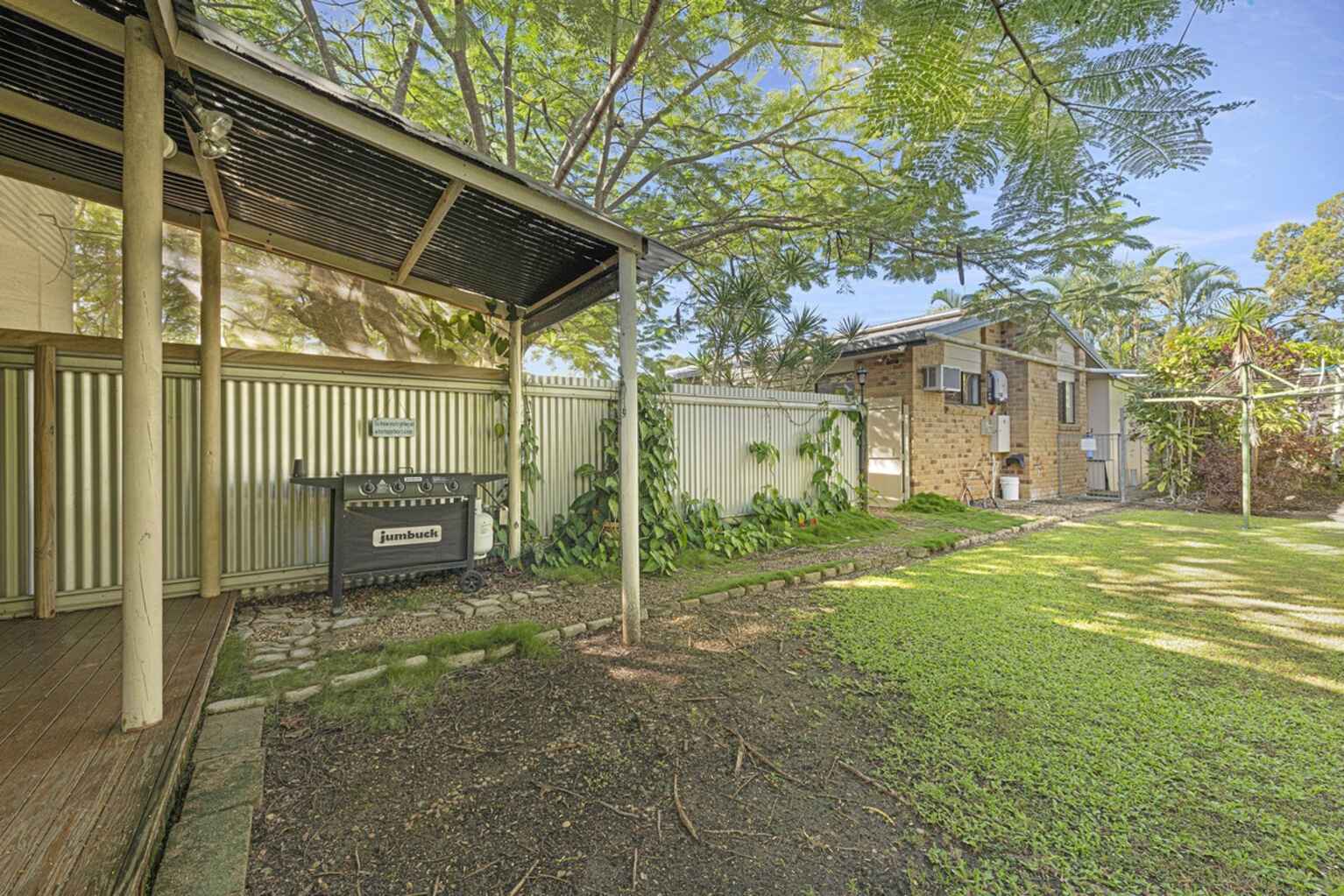 33 Gunsynd Grove Branyan