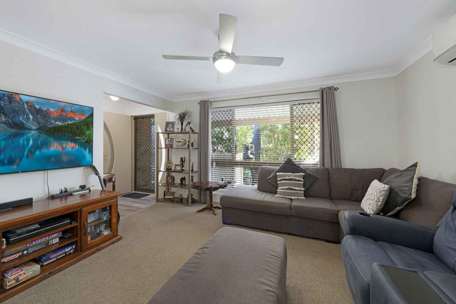 33 Gunsynd Grove Branyan