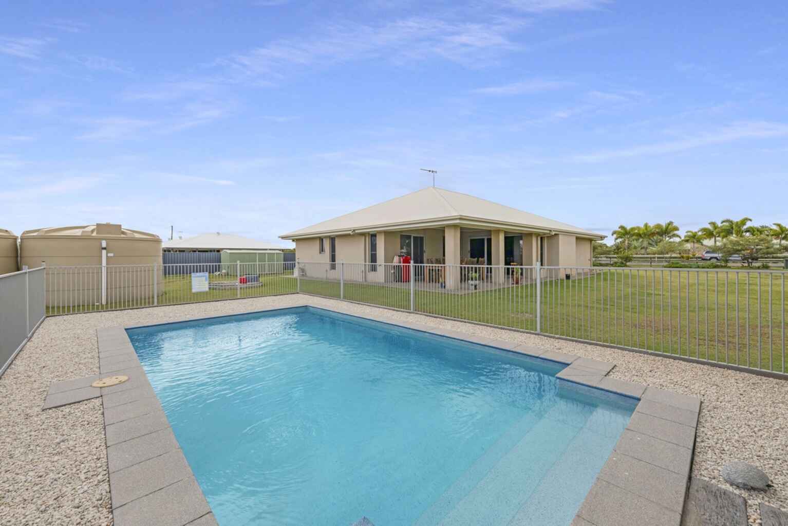 4 Carnarvon Court Branyan 4 Carnarvon Court Branyan