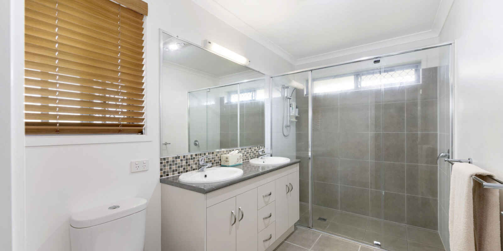 4 Carnarvon Court Branyan 4 Carnarvon Court Branyan