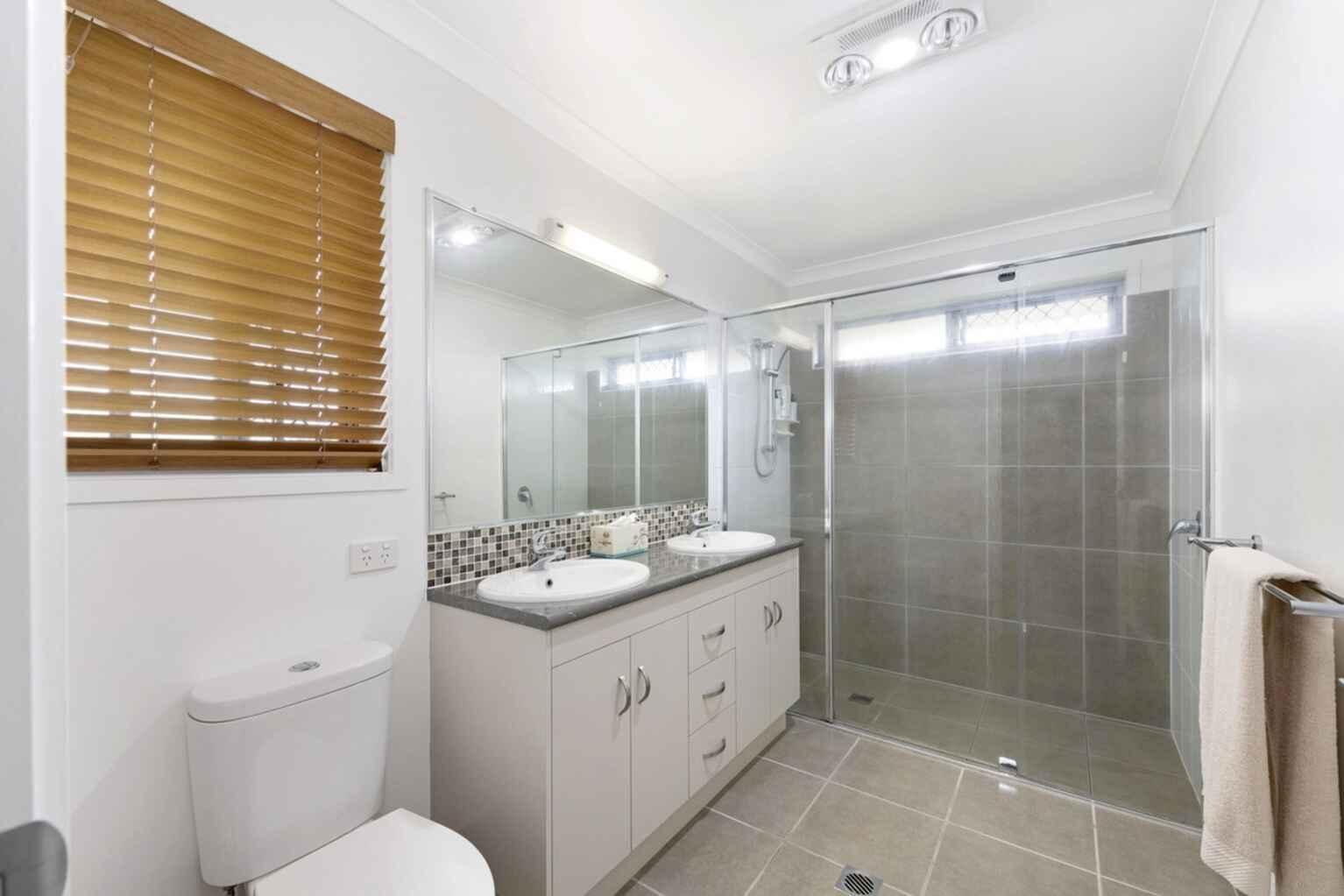 4 Carnarvon Court Branyan 4 Carnarvon Court Branyan