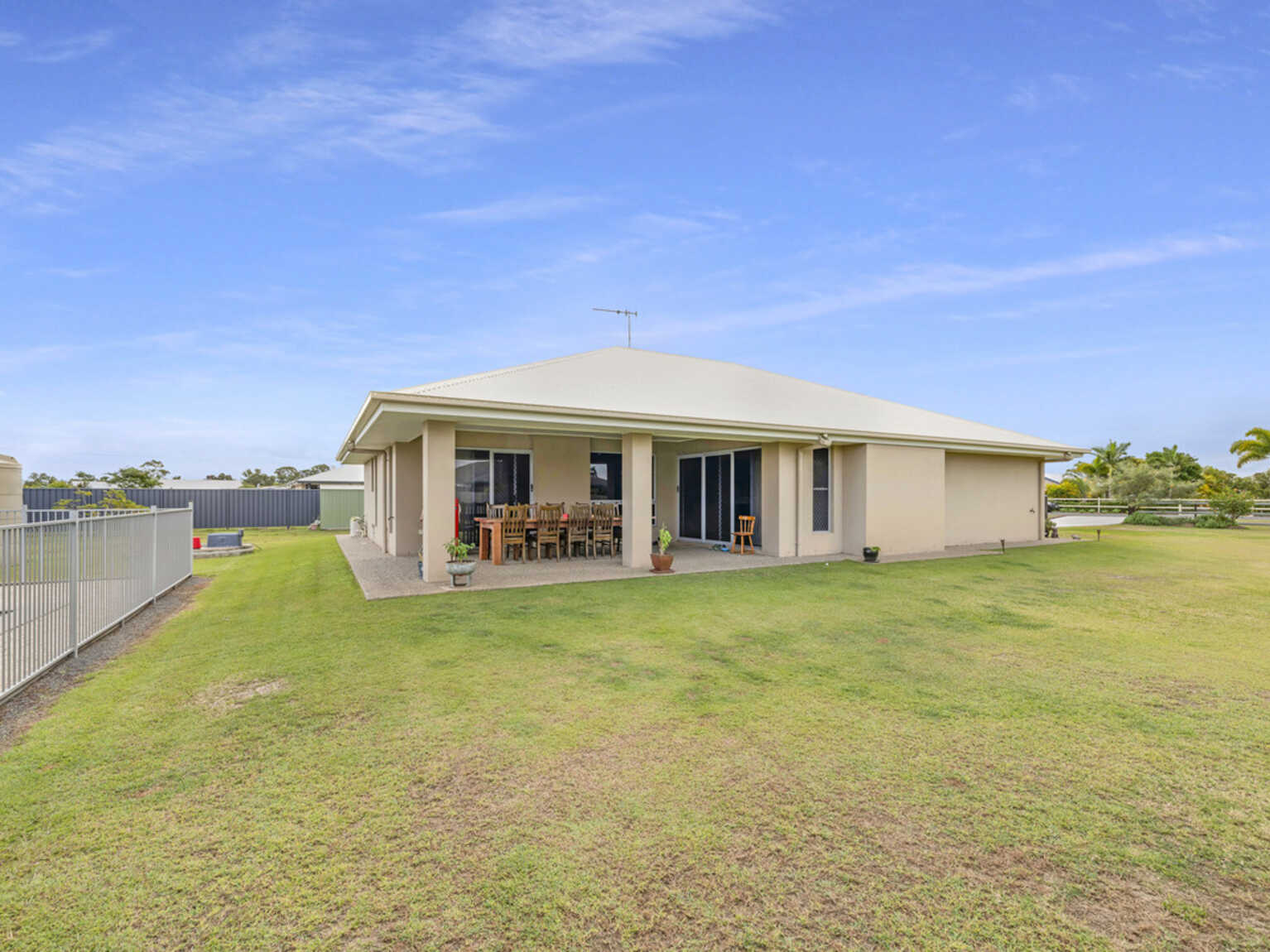 House For Sale 4 Carnarvon Court Branyan