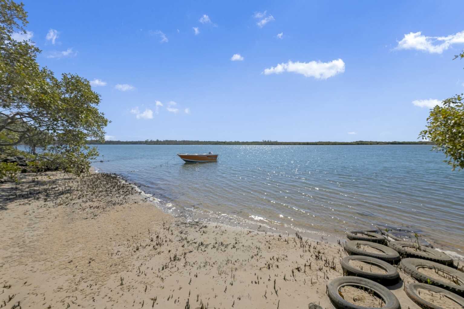 8 Island View Drive Winfield