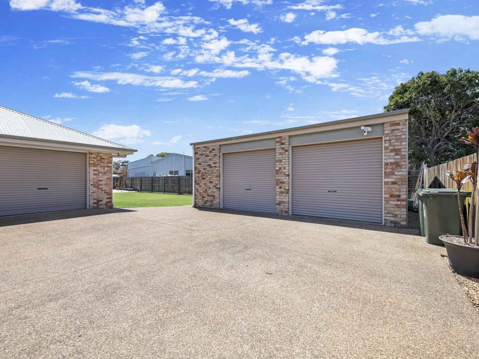 House For Sale 17a Lovers Walk Thabeban