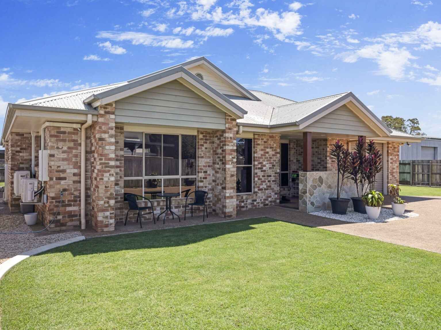 House For Sale 17a Lovers Walk Thabeban