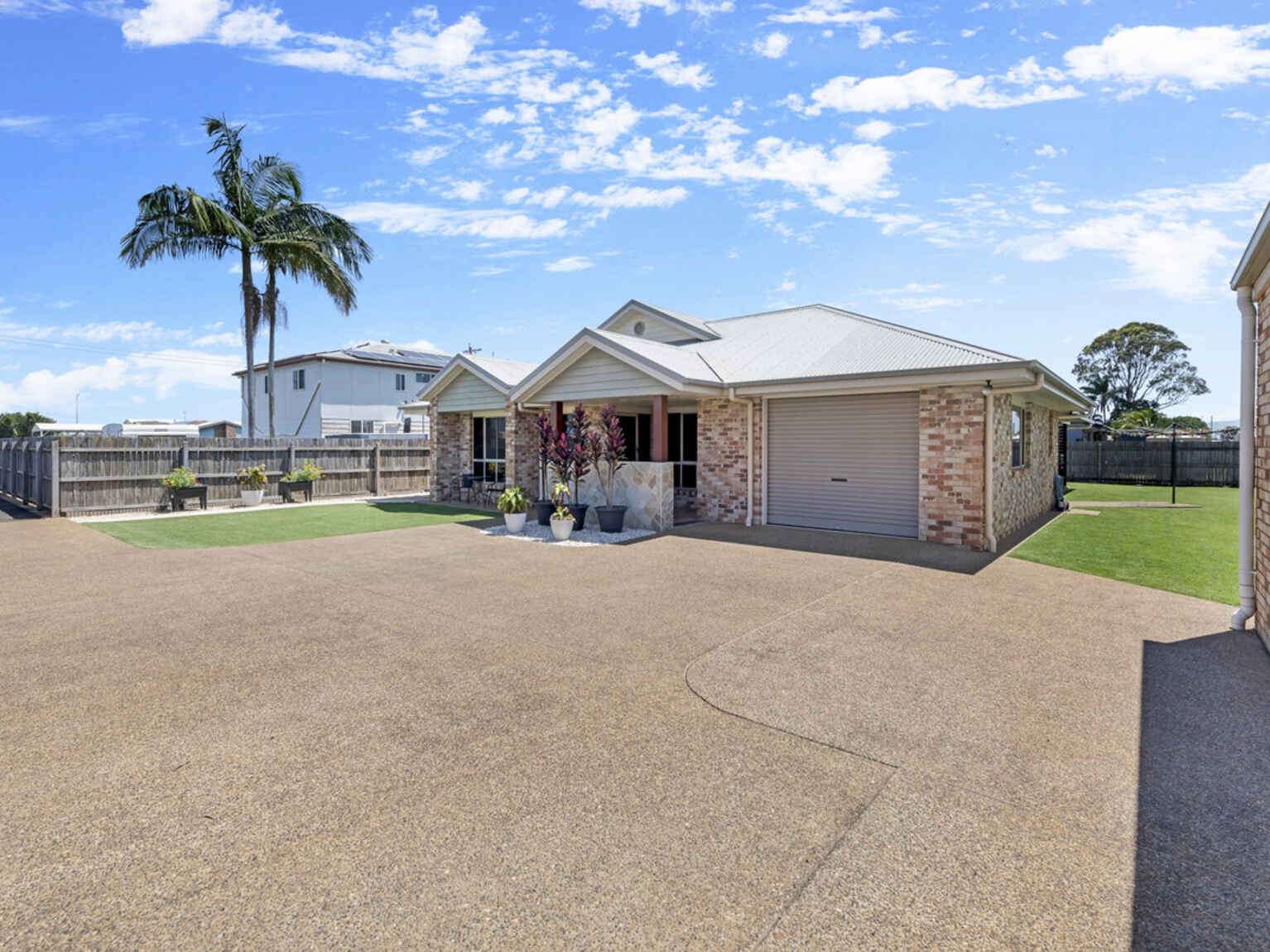 House For Sale 17a Lovers Walk Thabeban