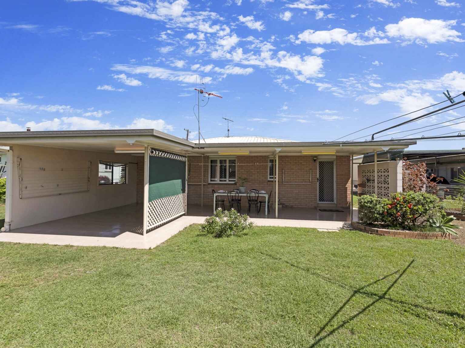 House For Sale 100 Sims Road Kepnock