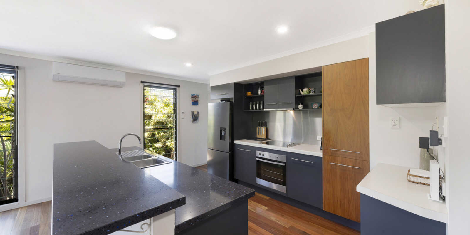 54 Palm View Drive Moore Park Beach