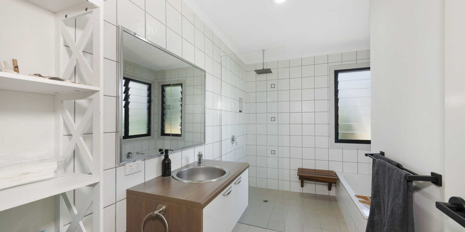 54 Palm View Drive Moore Park Beach