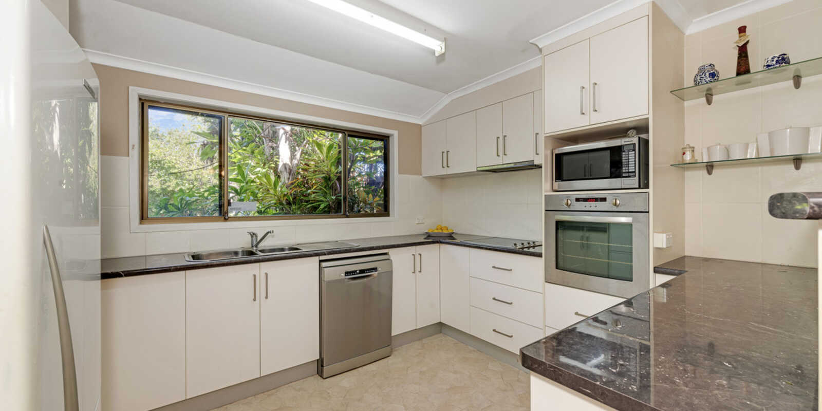 28 Avenell Street Avenell Heights