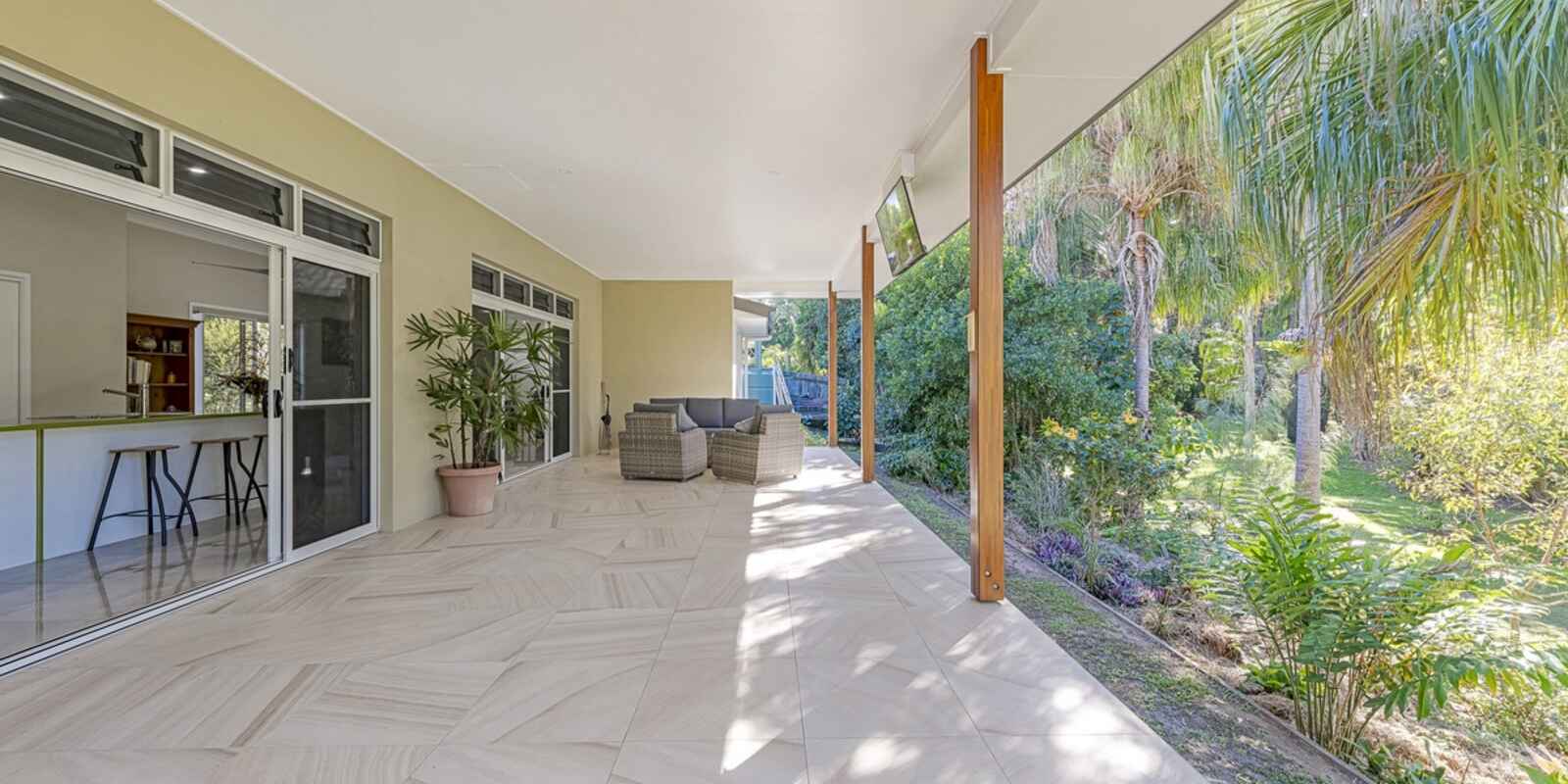 17 Woodlands Lane Moore Park Beach
