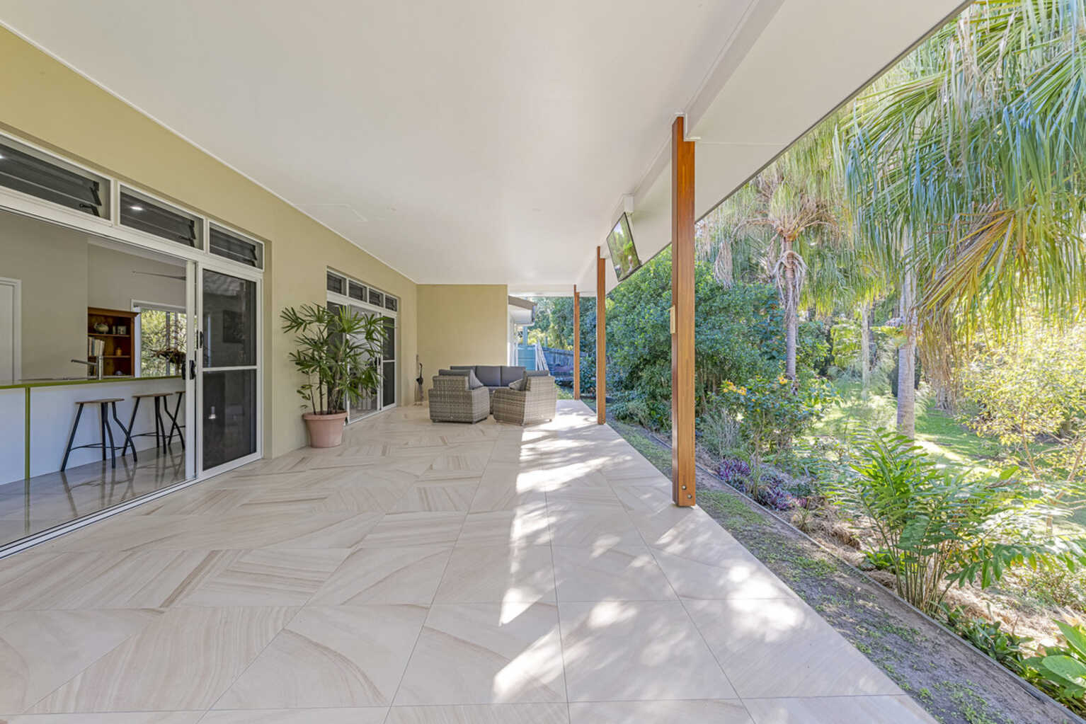 17 Woodlands Lane Moore Park Beach