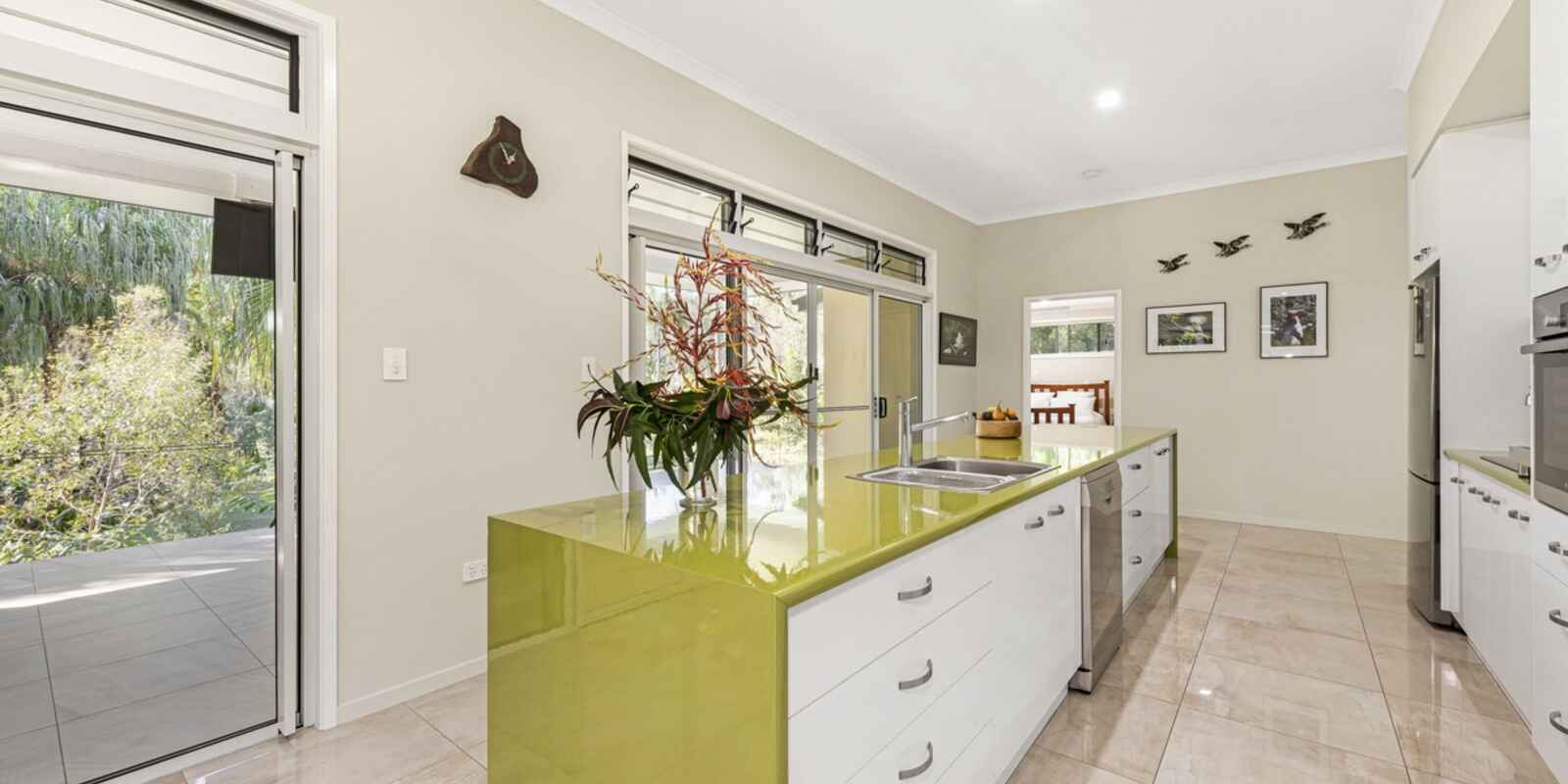 17 Woodlands Lane Moore Park Beach