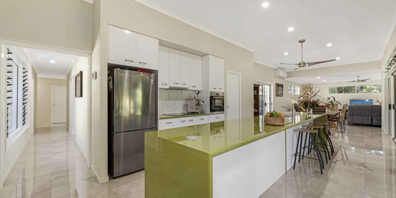 17 Woodlands Lane Moore Park Beach
