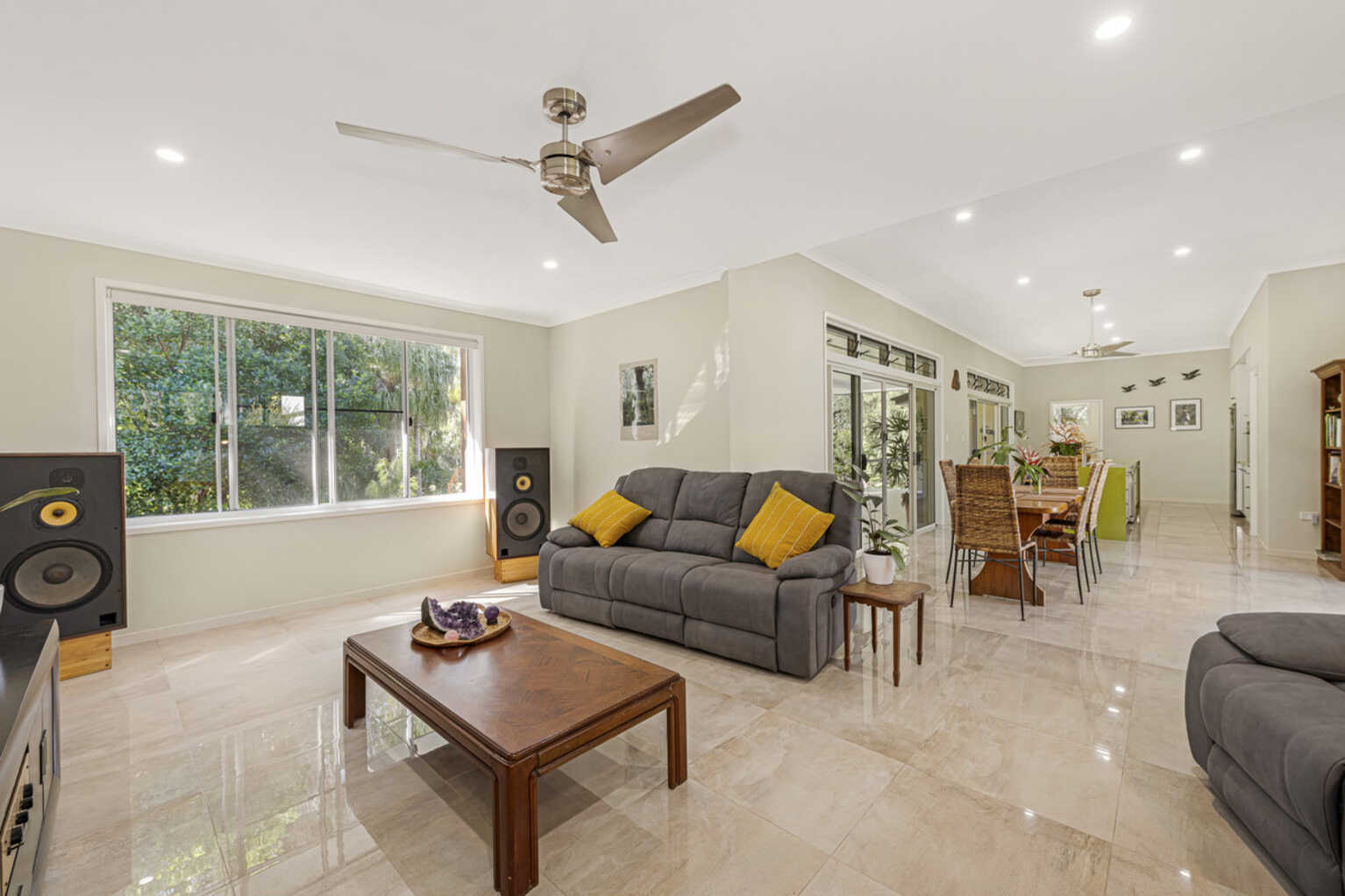 17 Woodlands Lane Moore Park Beach