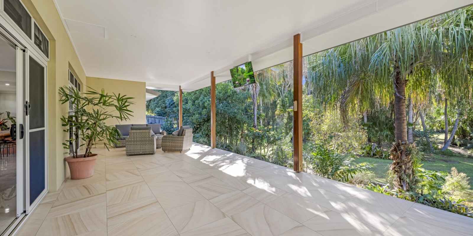 17 Woodlands Lane Moore Park Beach