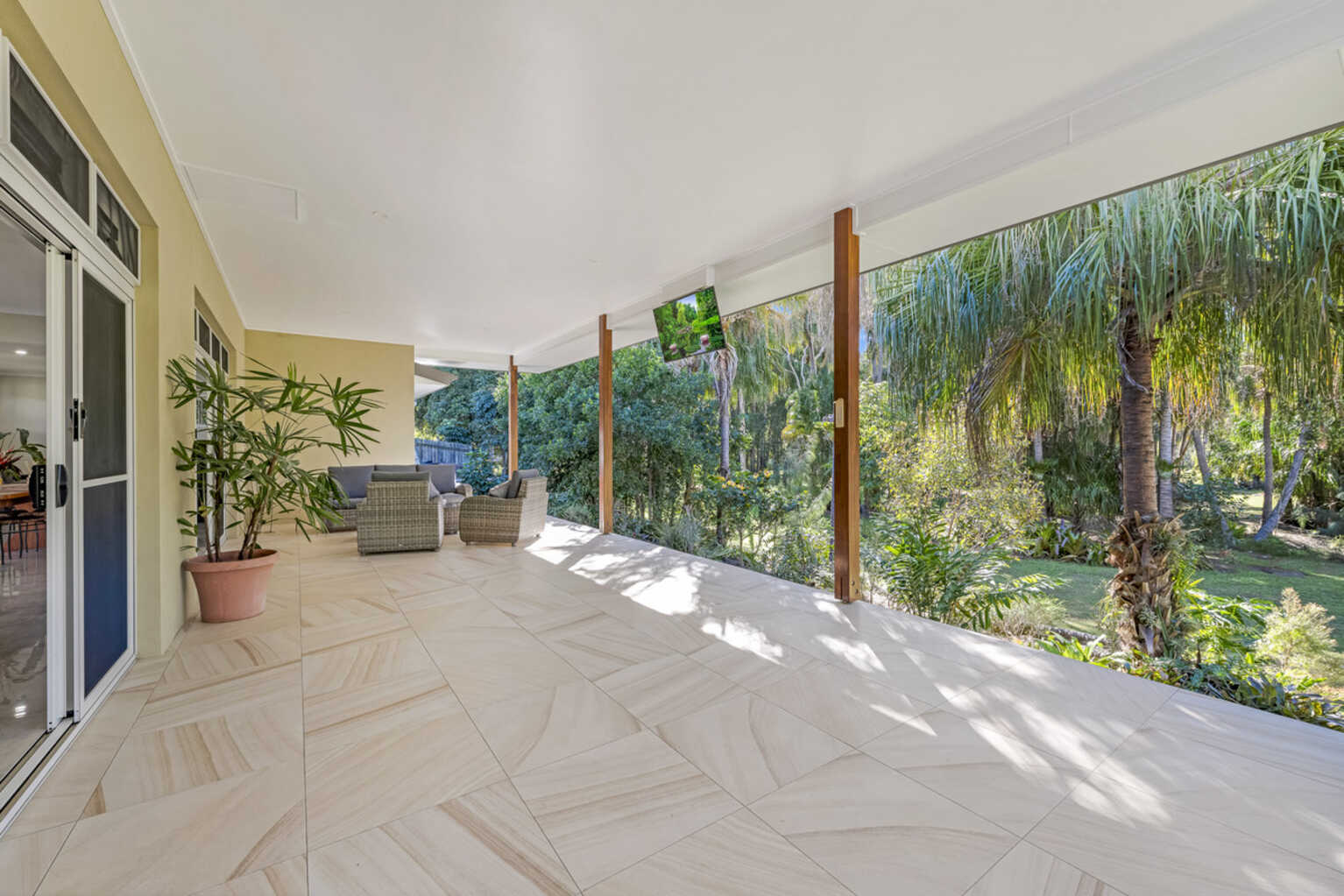 17 Woodlands Lane Moore Park Beach