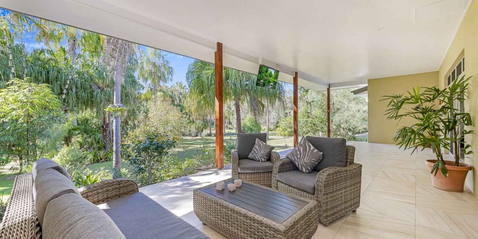 17 Woodlands Lane Moore Park Beach