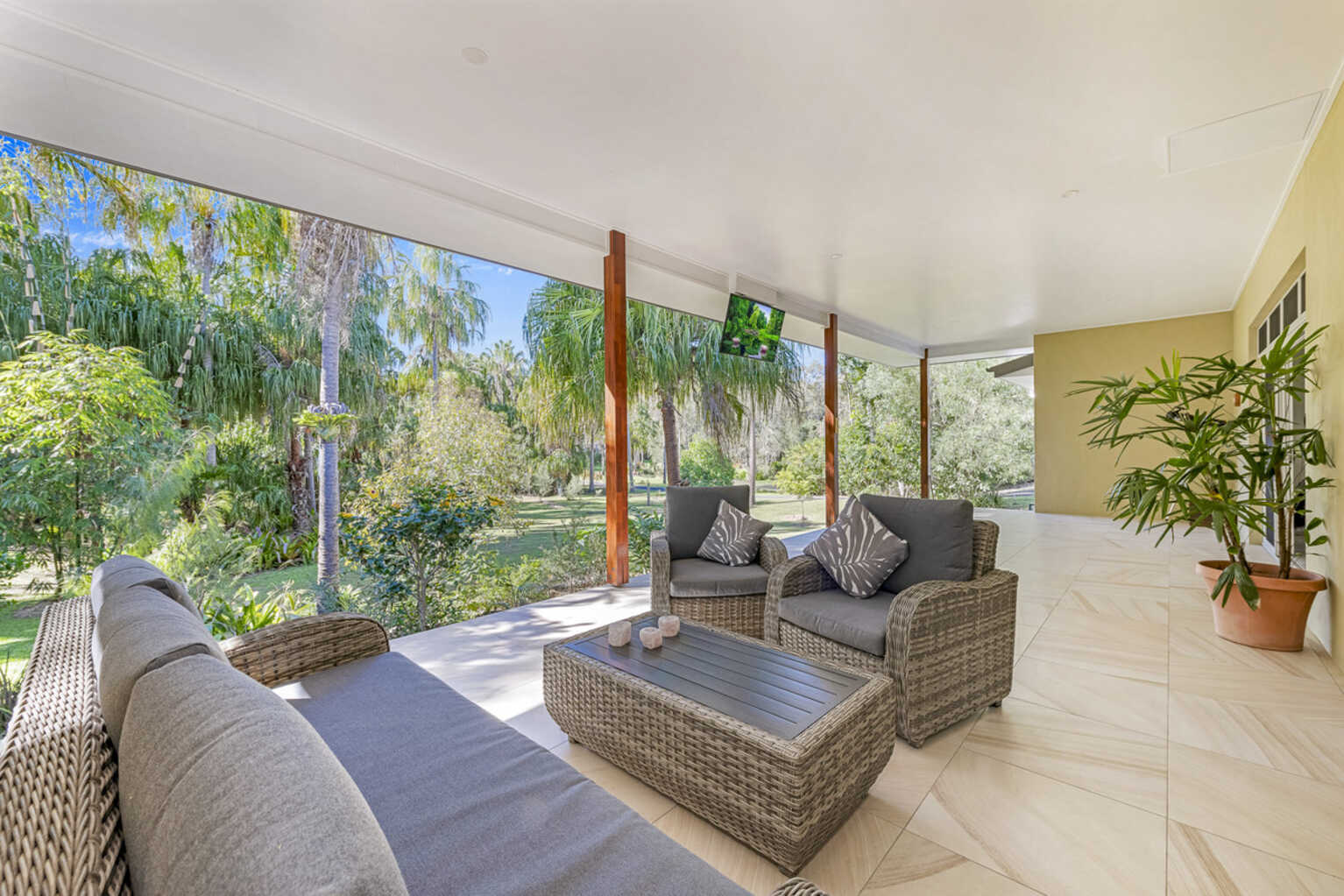 17 Woodlands Lane Moore Park Beach