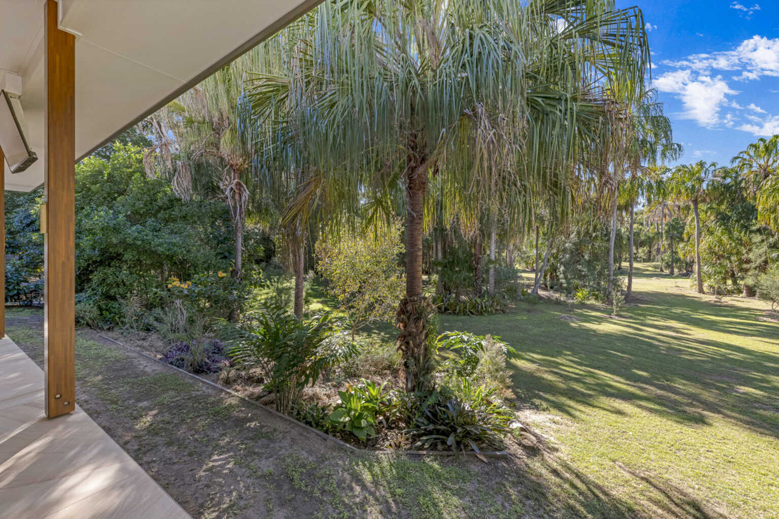 17 Woodlands Lane Moore Park Beach