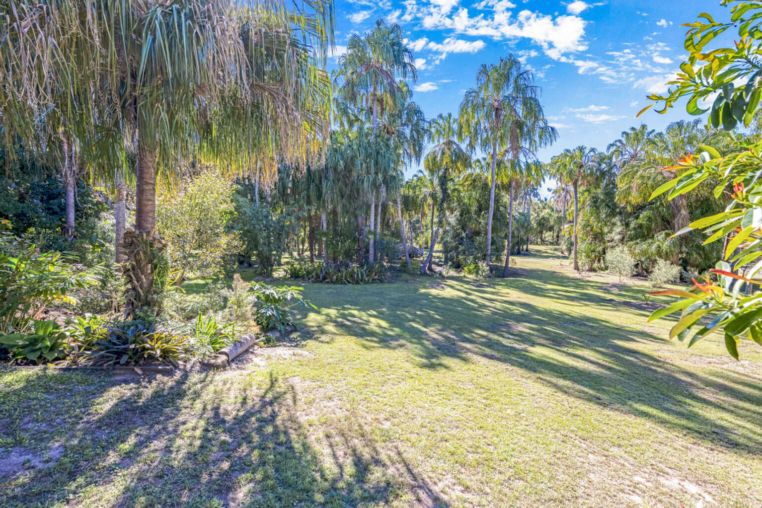 17 Woodlands Lane Moore Park Beach