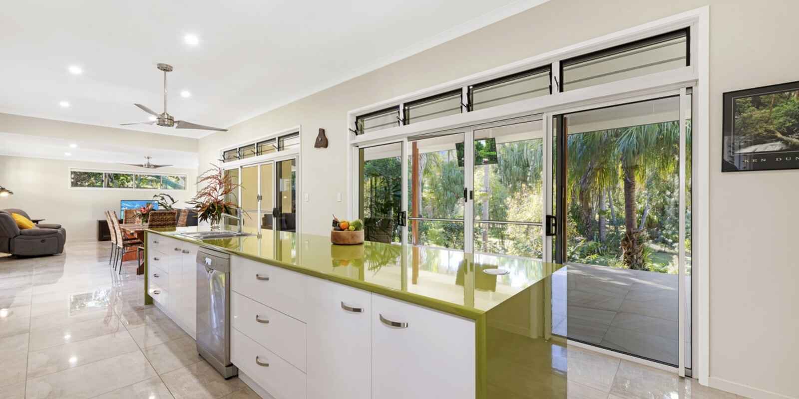 17 Woodlands Lane Moore Park Beach