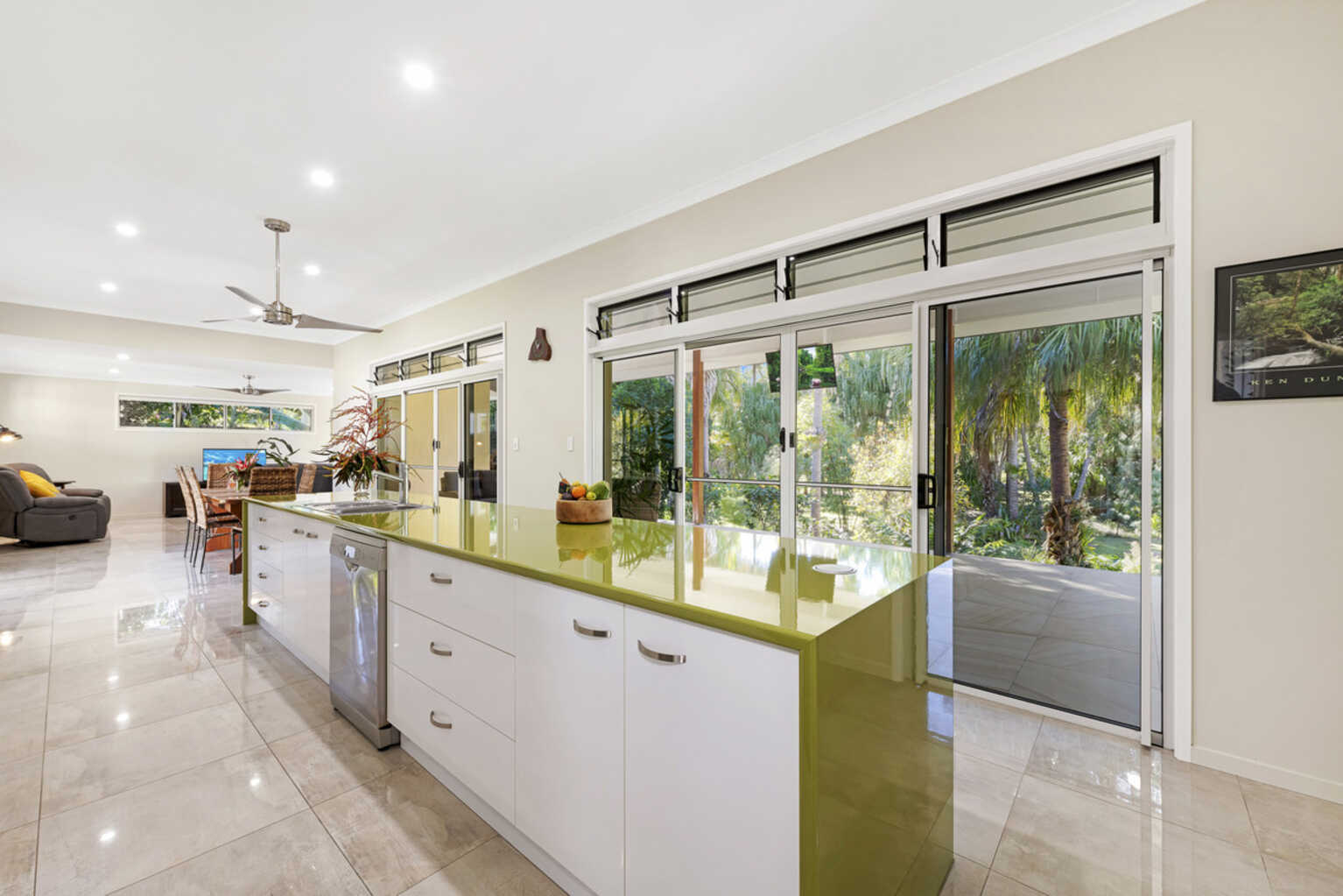 17 Woodlands Lane Moore Park Beach