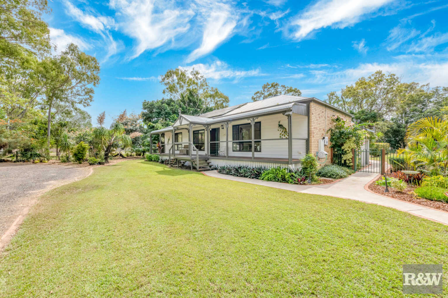 296 Sylvan Drive Moore Park Beach
