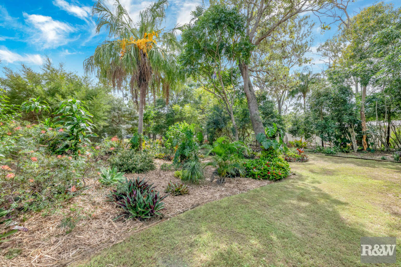 296 Sylvan Drive Moore Park Beach