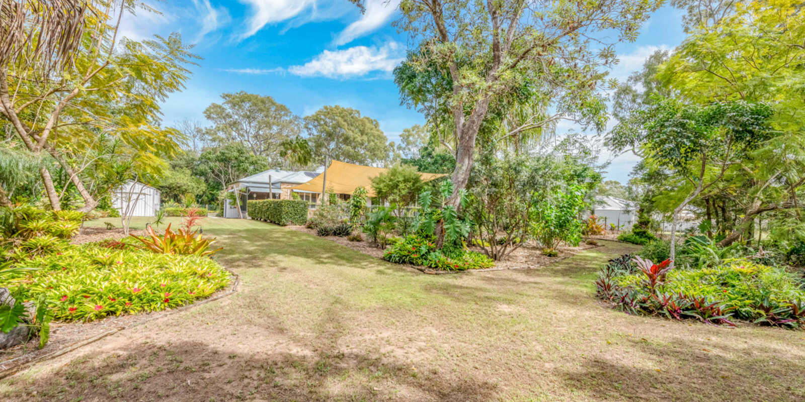 296 Sylvan Drive Moore Park Beach