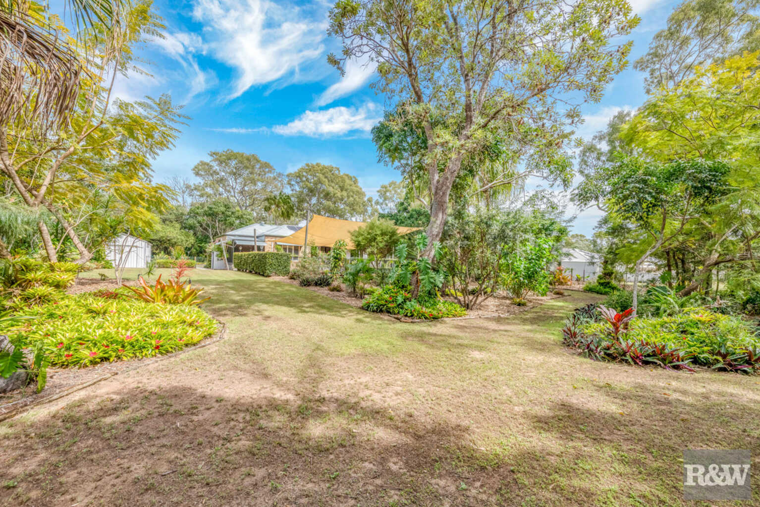296 Sylvan Drive Moore Park Beach