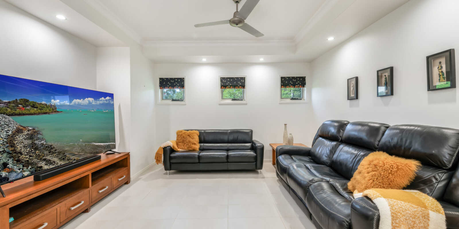 42 Kingfisher Crescent Moore Park Beach