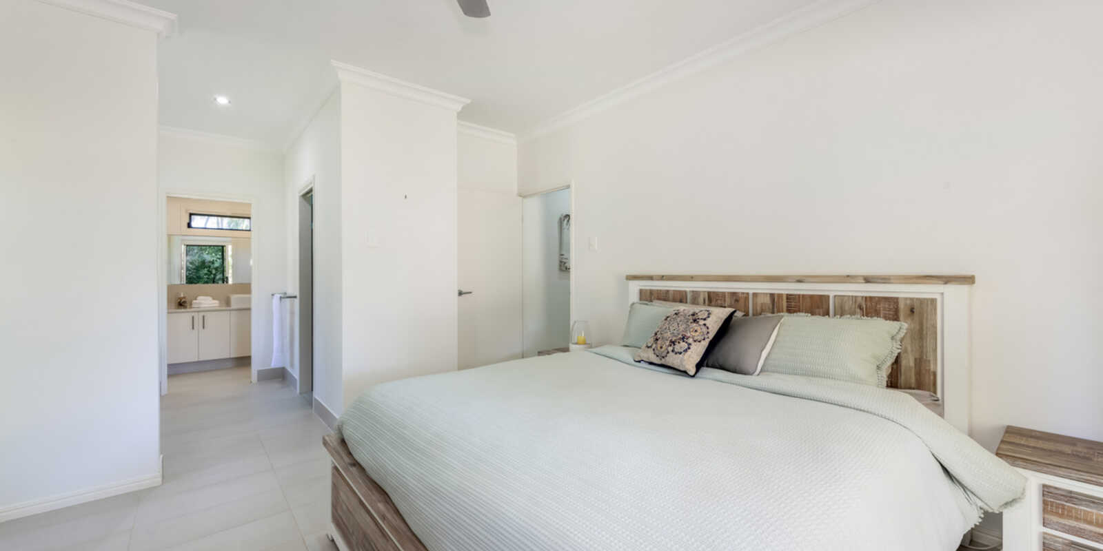 42 Kingfisher Crescent Moore Park Beach