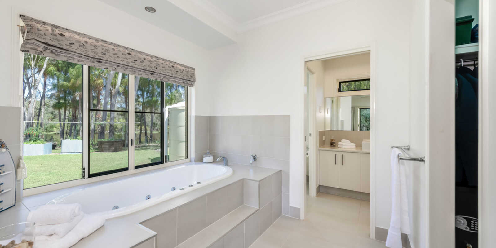 42 Kingfisher Crescent Moore Park Beach