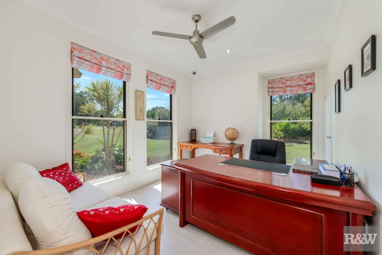42 Kingfisher Crescent Moore Park Beach
