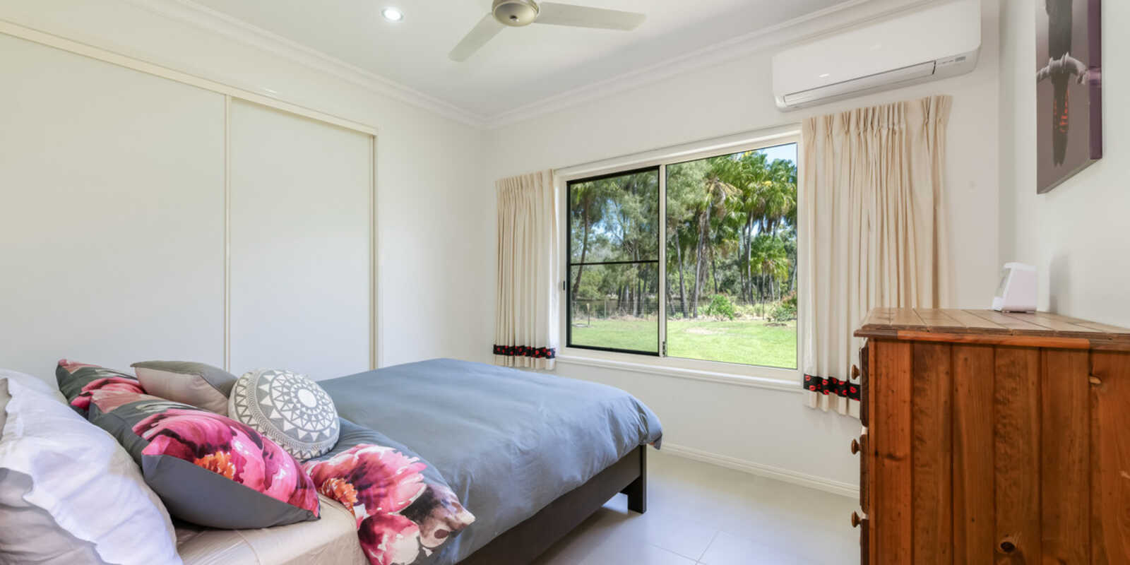 42 Kingfisher Crescent Moore Park Beach