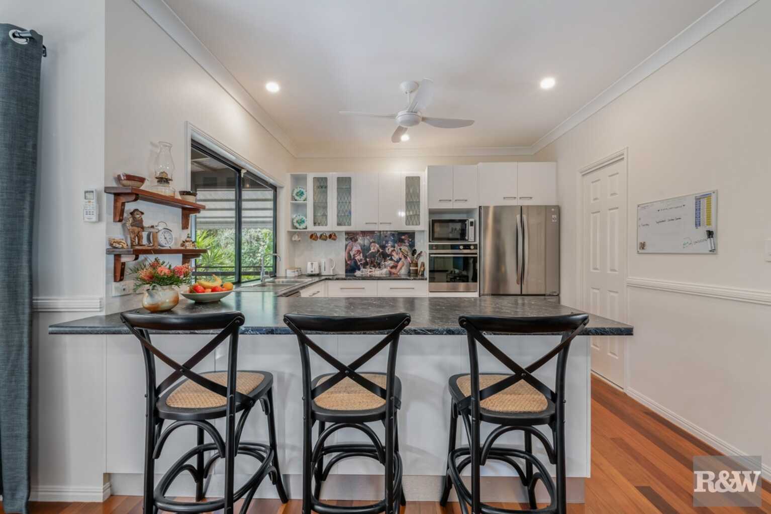 296 Sylvan Drive Moore Park Beach