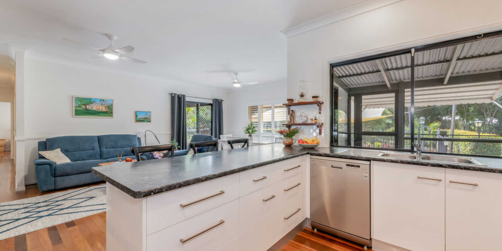296 Sylvan Drive Moore Park Beach