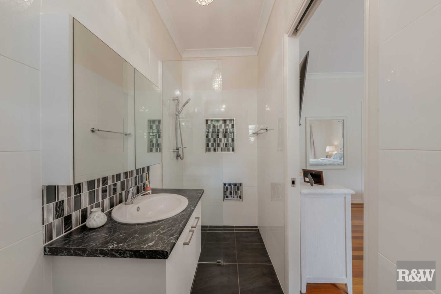 296 Sylvan Drive Moore Park Beach