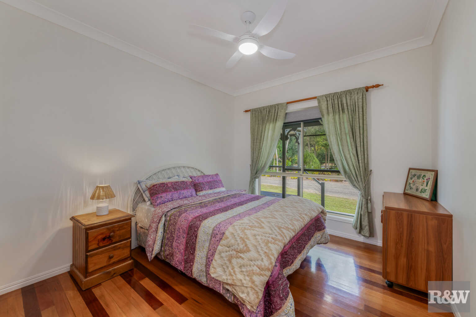 296 Sylvan Drive Moore Park Beach