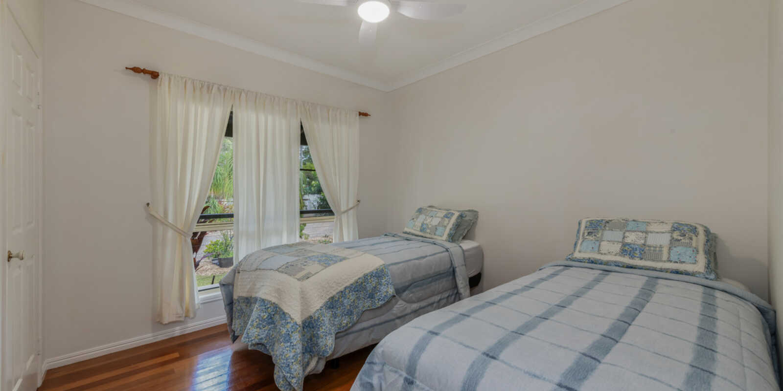 296 Sylvan Drive Moore Park Beach