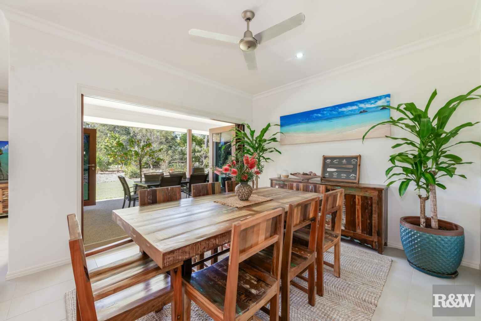 42 Kingfisher Crescent Moore Park Beach